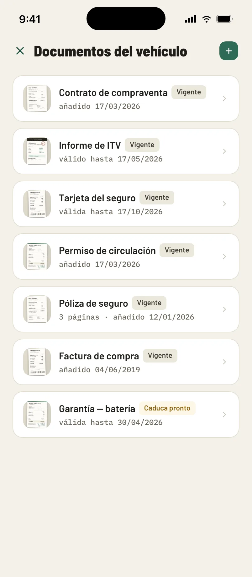 Lista de documentos del vehículo guardados, protegida con autenticación biométrica.